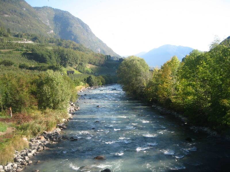 L’ambiente fluviale: dalla valutazione dello stato ecologico al ripristino della natura